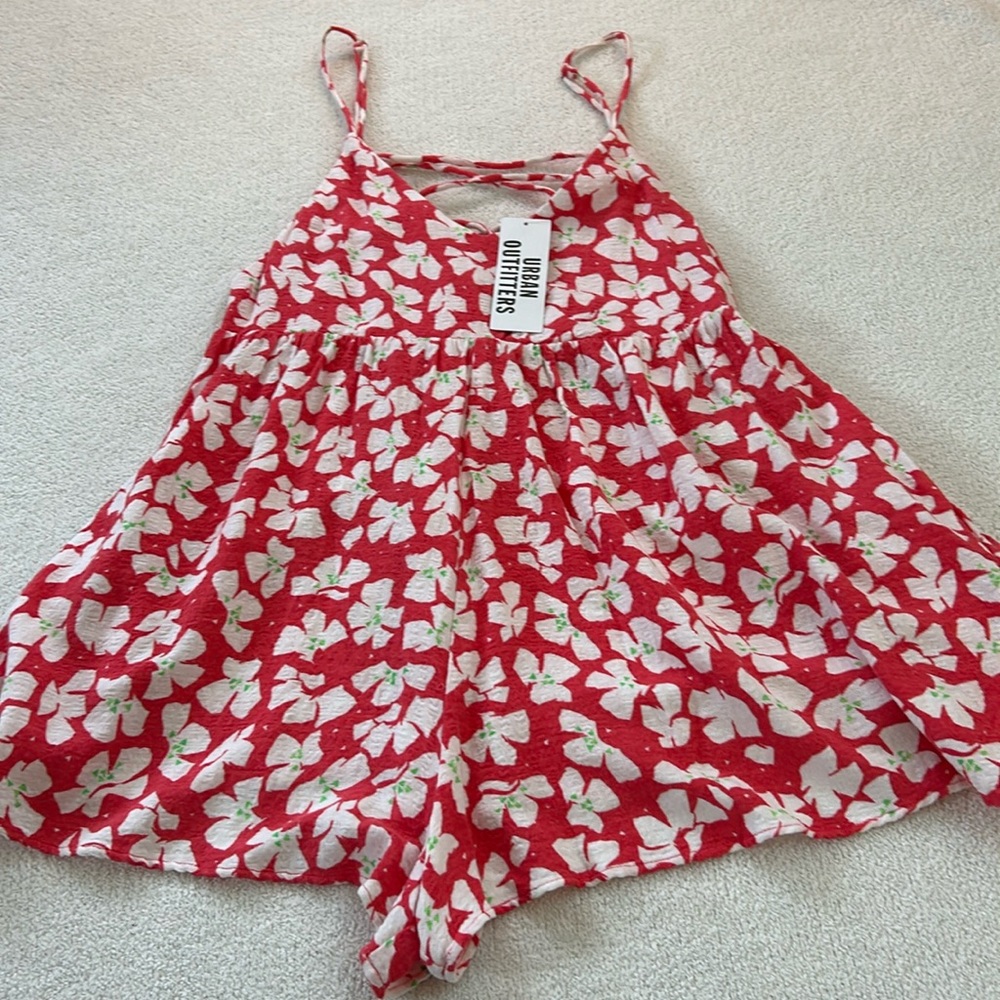 Urban Outfitters / young women’s Romper / Size: XS